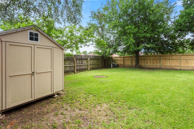 5403 Carousel Circle, Baytown, TX 77521