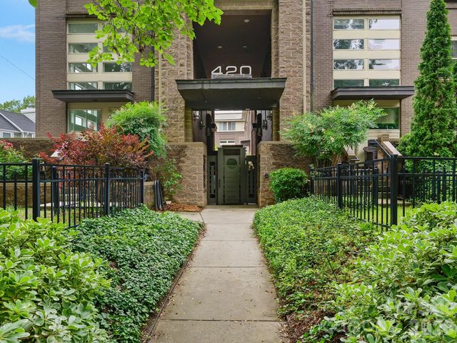420 Queens Road, Charlotte, NC 28207