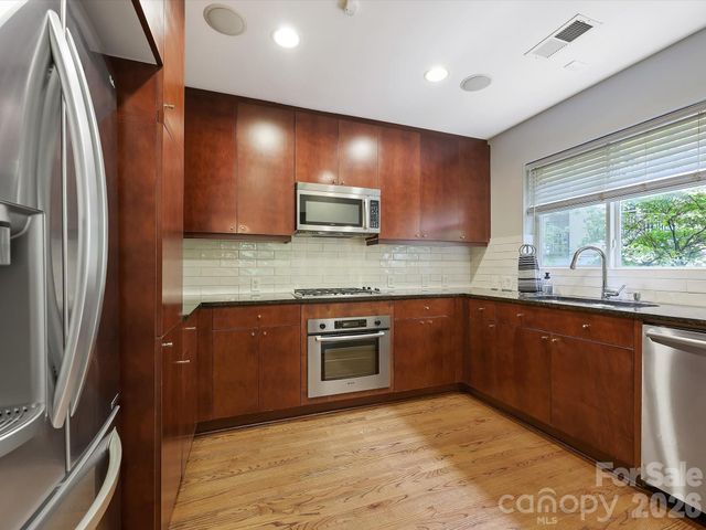 420 Queens Road, Charlotte, NC 28207