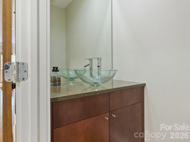 420 Queens Road, Charlotte, NC 28207