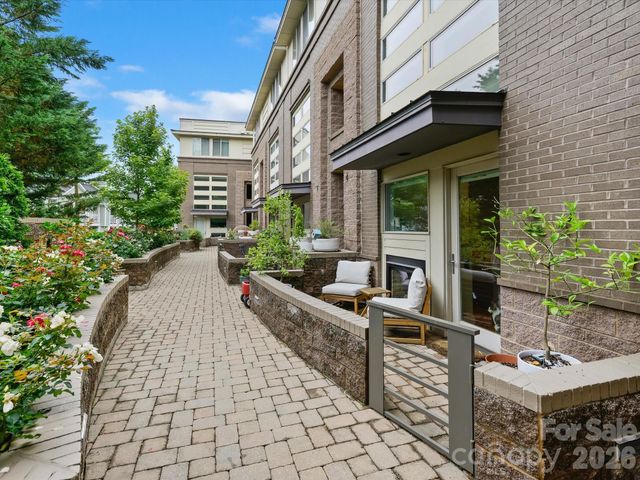 420 Queens Road, Charlotte, NC 28207