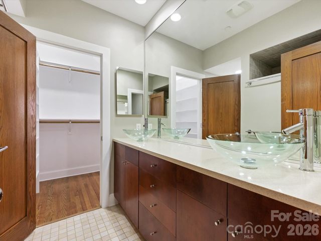 420 Queens Road, Charlotte, NC 28207
