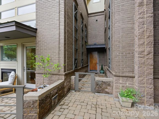 420 Queens Road, Charlotte, NC 28207