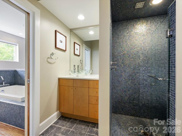 420 Queens Road, Charlotte, NC 28207