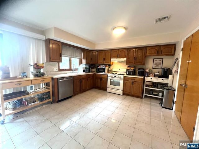 414 Lafayette Avenue C000B, Cliffside Park, NJ 07010