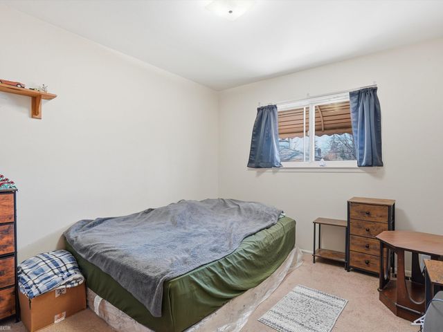 21612 Bon Brae Street, St Clair Shores, MI 48081