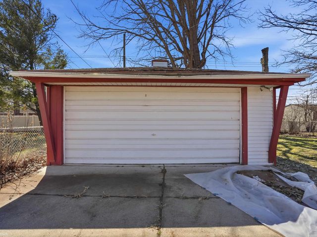 21612 Bon Brae Street, St Clair Shores, MI 48081