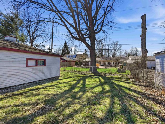 21612 Bon Brae Street, St Clair Shores, MI 48081