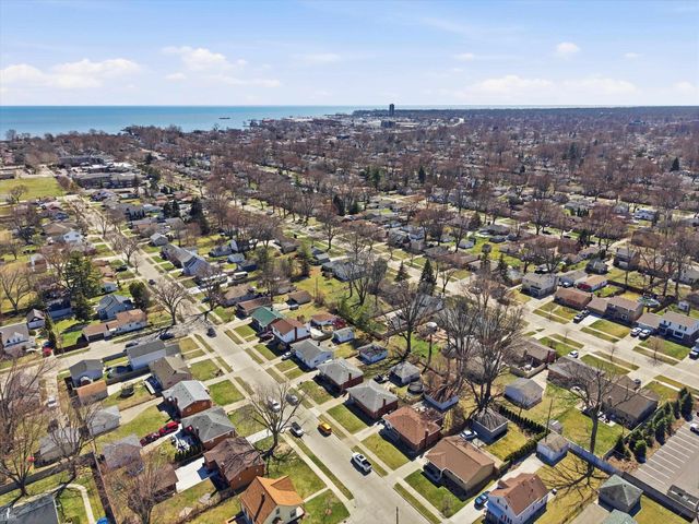 21612 Bon Brae Street, St Clair Shores, MI 48081