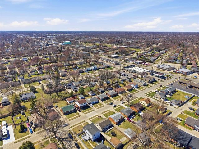 21612 Bon Brae Street, St Clair Shores, MI 48081