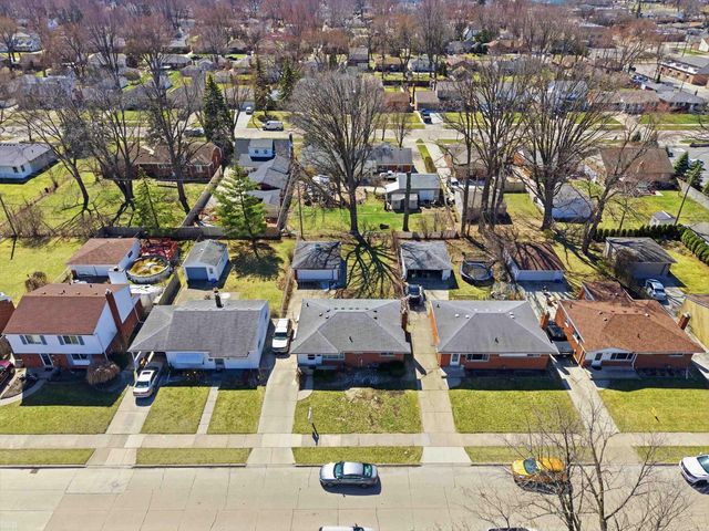 21612 Bon Brae Street, St Clair Shores, MI 48081