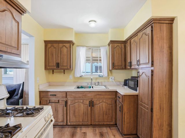 21612 Bon Brae Street, St Clair Shores, MI 48081