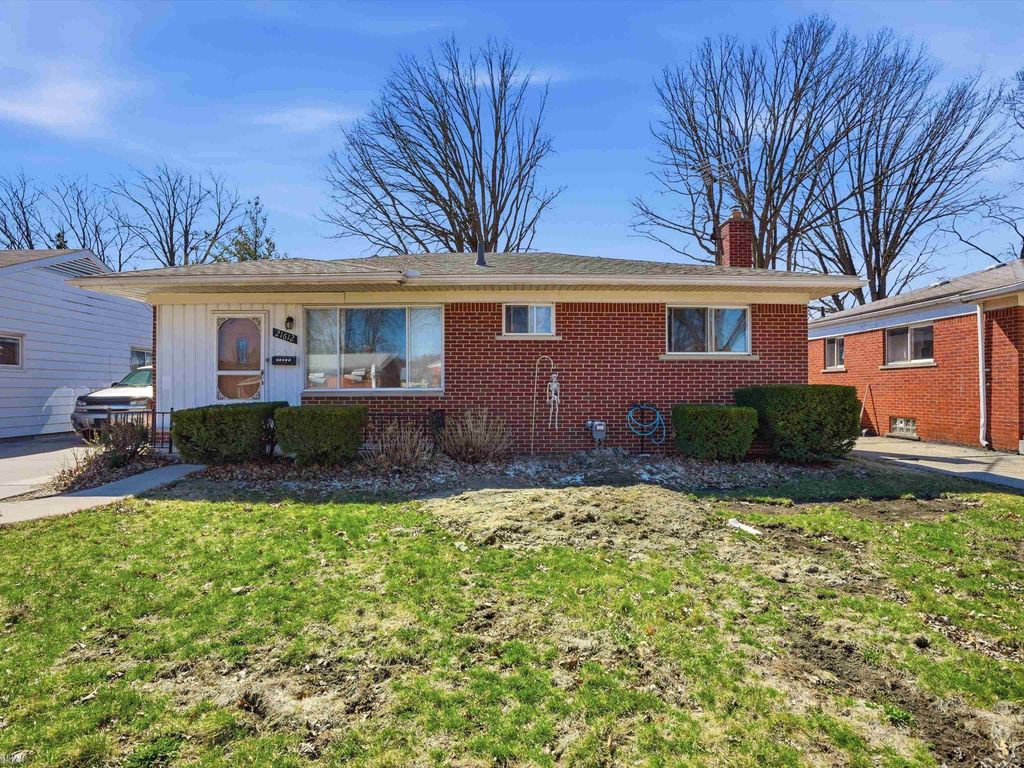 21612 Bon Brae Street, St Clair Shores, MI 48081