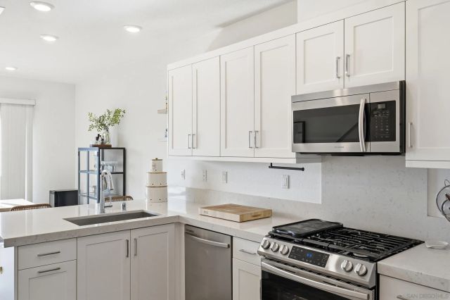 2061 Epoca Way, San Diego, CA 92154