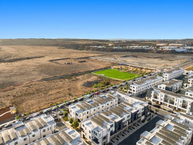 2061 Epoca Way, San Diego, CA 92154