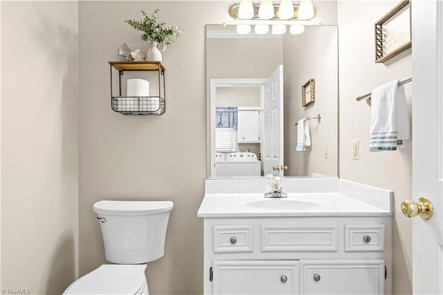 404 Drexmore Court, Winston-salem, NC 27103