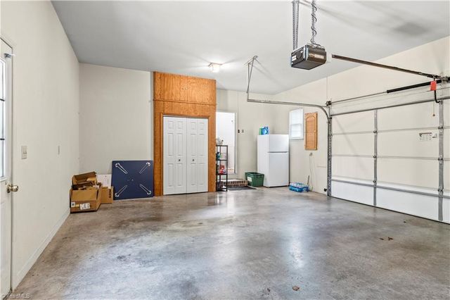 404 Drexmore Court, Winston-salem, NC 27103