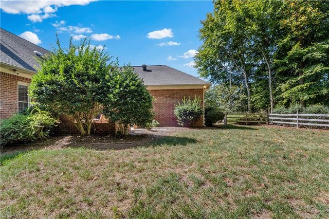404 Drexmore Court, Winston-salem, NC 27103