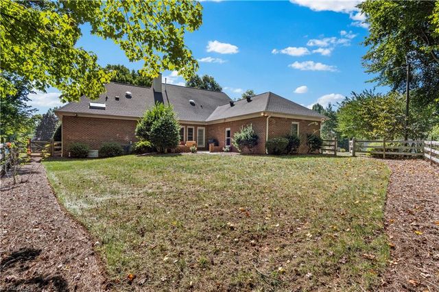 404 Drexmore Court, Winston-salem, NC 27103