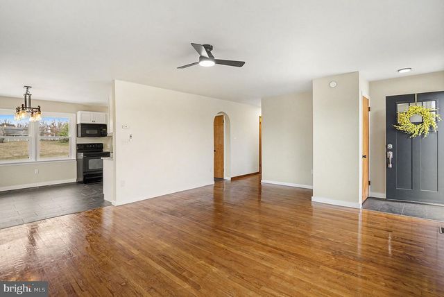 2430 NEW HANOVER SQUARE RD, Gilbertsville, PA 19525