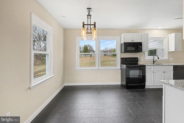 2430 NEW HANOVER SQUARE RD, Gilbertsville, PA 19525