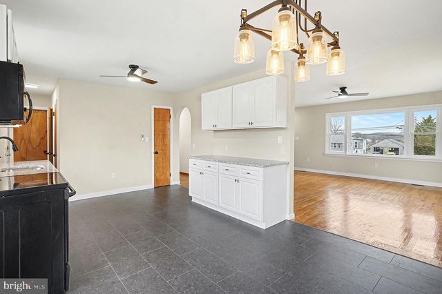 2430 NEW HANOVER SQUARE RD, Gilbertsville, PA 19525