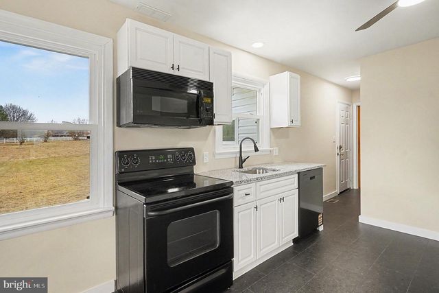 2430 NEW HANOVER SQUARE RD, Gilbertsville, PA 19525