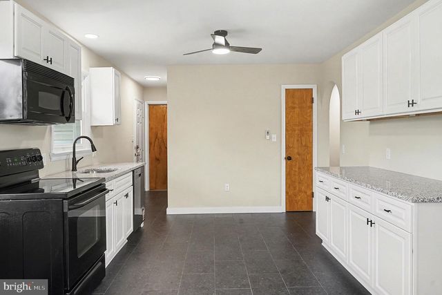 2430 NEW HANOVER SQUARE RD, Gilbertsville, PA 19525