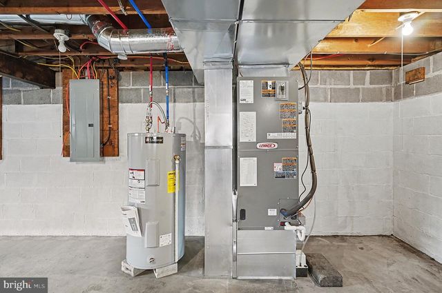 2430 NEW HANOVER SQUARE RD, Gilbertsville, PA 19525