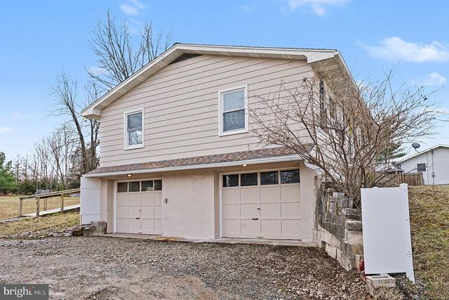 2430 NEW HANOVER SQUARE RD, Gilbertsville, PA 19525