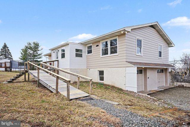 2430 NEW HANOVER SQUARE RD, Gilbertsville, PA 19525