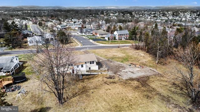 2430 NEW HANOVER SQUARE RD, Gilbertsville, PA 19525