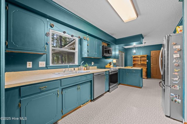 1500 Santa Lucia Road, New Bern, NC 28560