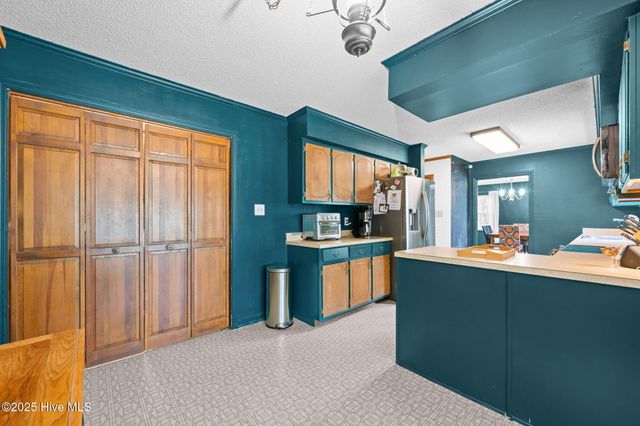 1500 Santa Lucia Road, New Bern, NC 28560