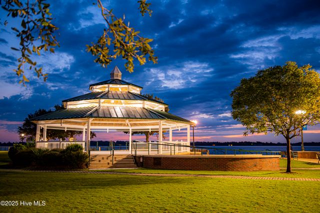 1500 Santa Lucia Road, New Bern, NC 28560