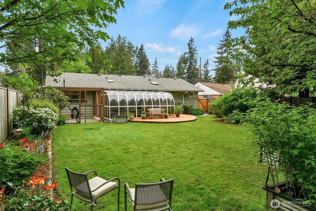 17542 10th Avenue NE, Shoreline, WA 98155