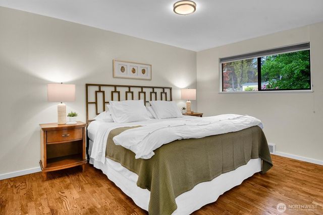 17542 10th Avenue NE, Shoreline, WA 98155