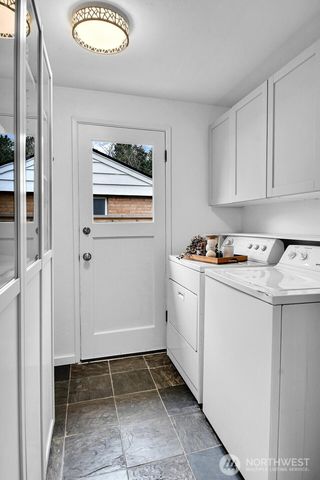 17542 10th Avenue NE, Shoreline, WA 98155
