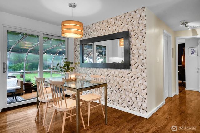 17542 10th Avenue NE, Shoreline, WA 98155