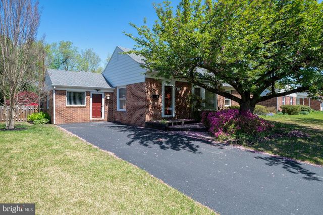 2215 DIXIE DR, York, PA 17402