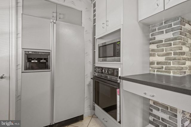 2215 DIXIE DR, York, PA 17402