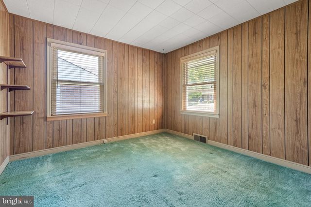 2215 DIXIE DR, York, PA 17402