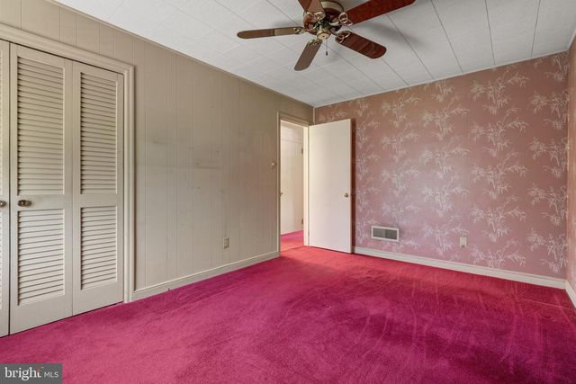 2215 DIXIE DR, York, PA 17402