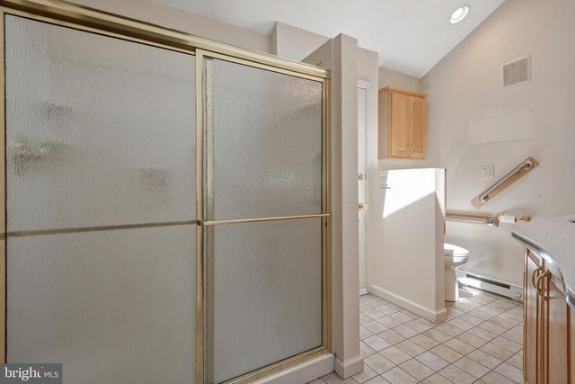 2215 DIXIE DR, York, PA 17402