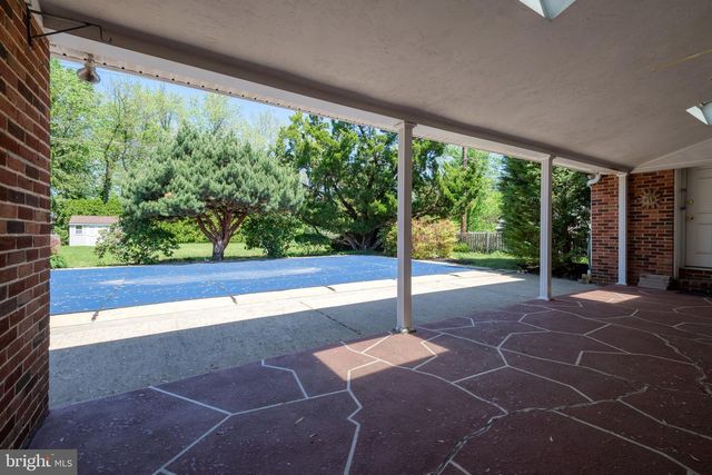 2215 DIXIE DR, York, PA 17402