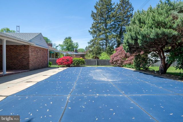 2215 DIXIE DR, York, PA 17402