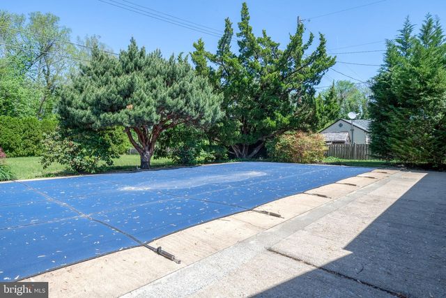 2215 DIXIE DR, York, PA 17402