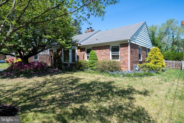 2215 DIXIE DR, York, PA 17402