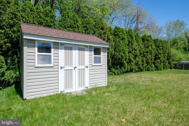 2215 DIXIE DR, York, PA 17402