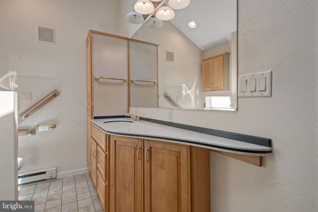 2215 DIXIE DR, York, PA 17402